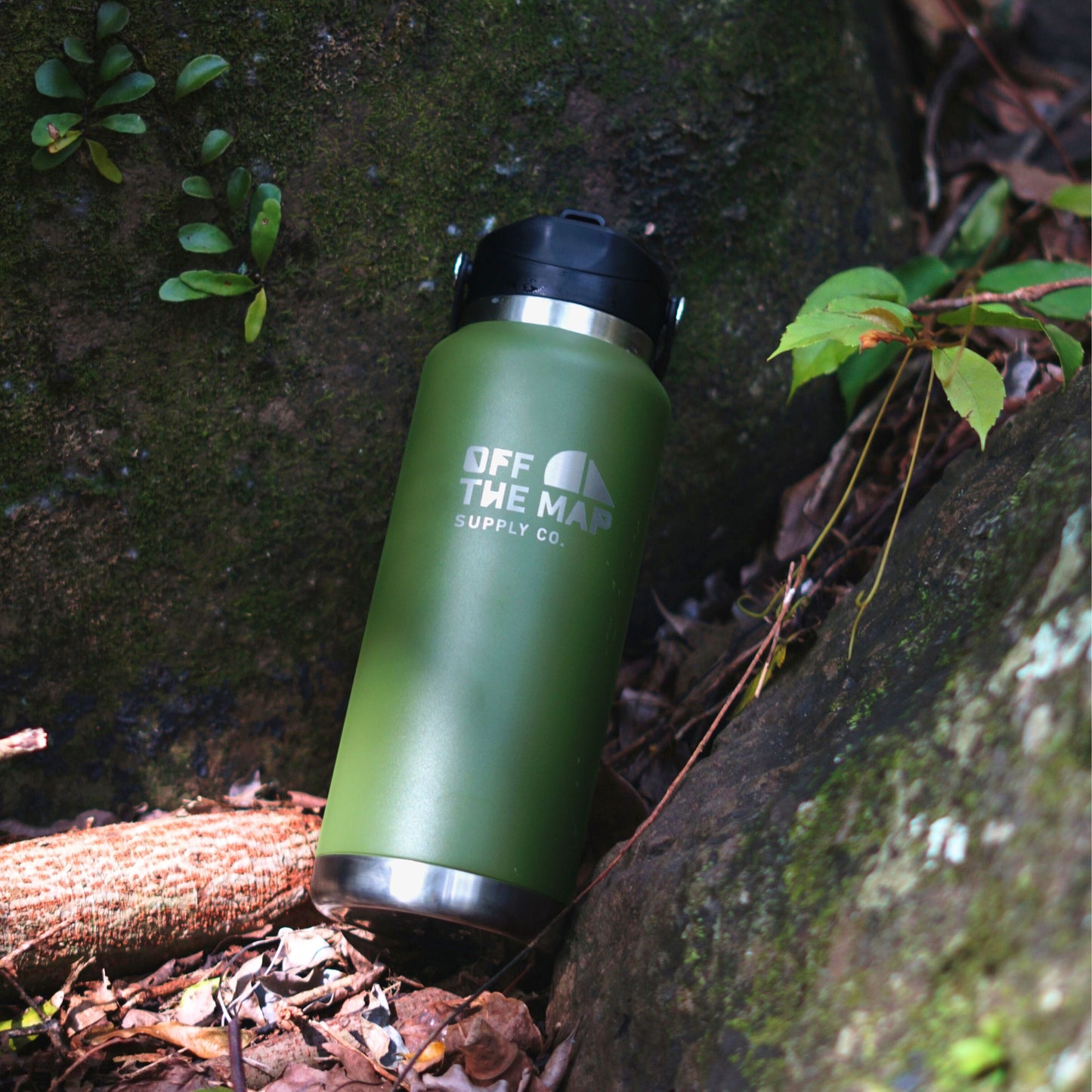 1L Insulated drinkware bottle with convenient leak proof lid