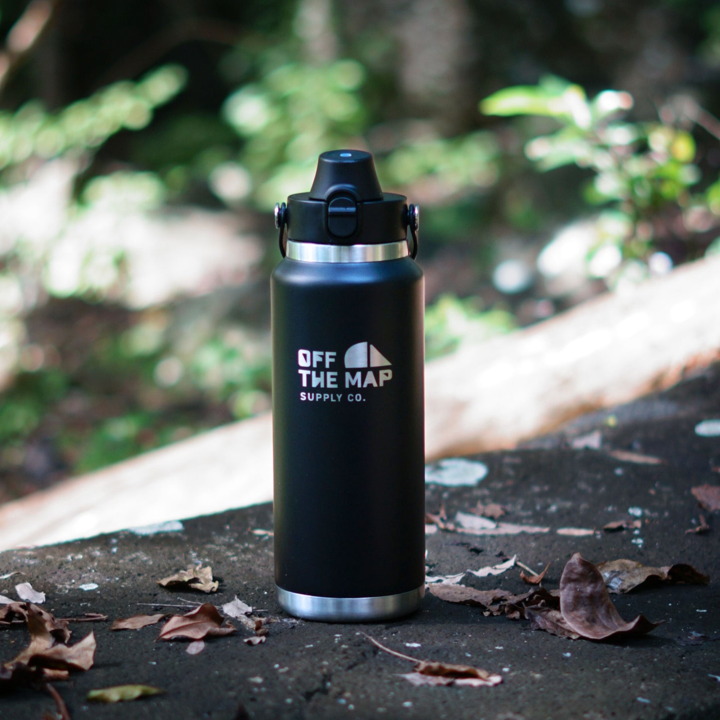 1L insulated drinkware bottle with leak proof lid
