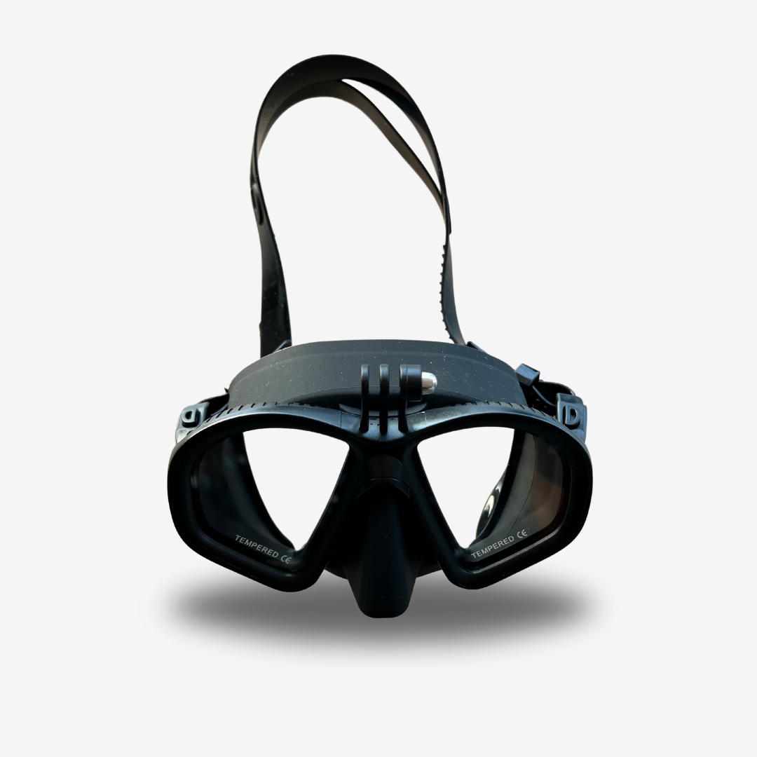 Freediving/spearfishing mask with gopro attachment